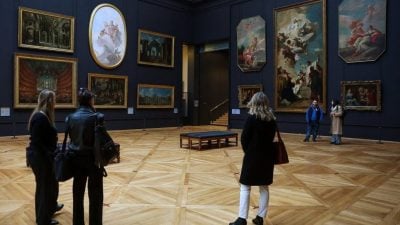 罗浮宫埃及古物图书馆发生严重漏水 多部古籍受损