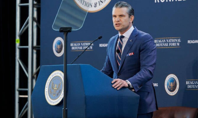 美国会众议院表决批准超9000亿美元国防授权法案