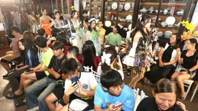 育才独中毕业展服装赛   13组学生秀创意环保装