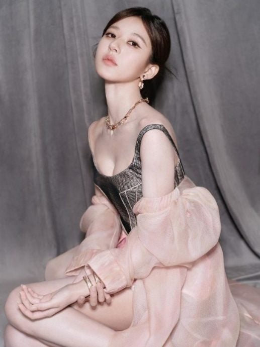 腾讯星光大赏|粉丝高消费捧偶像被轰“掠水” 赵露思白鹿料争红毯女王	