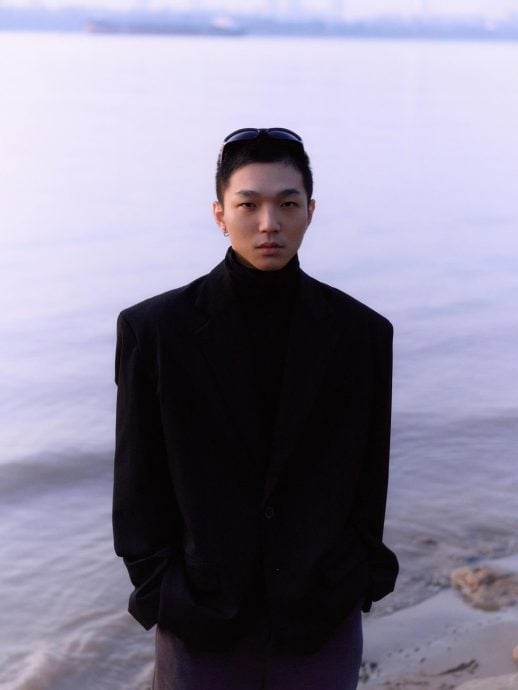 蔡维泽受困电梯等救援 急得想尿尿