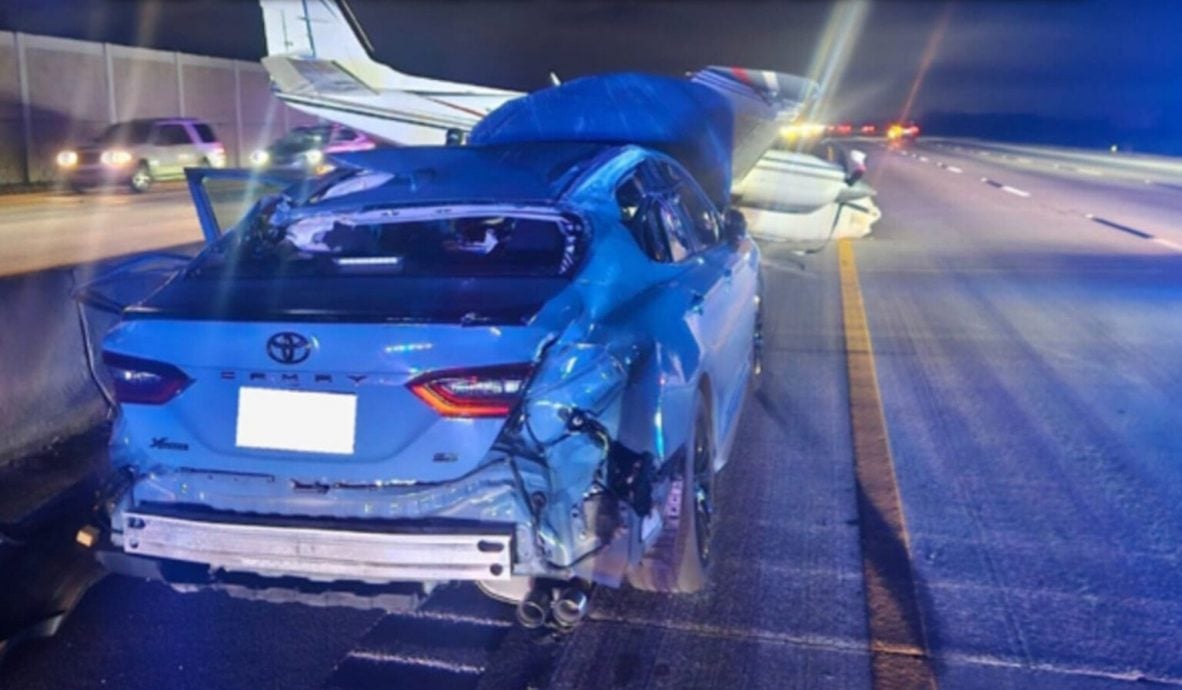 视频 | 罕见意外 飞机撞汽车 司机命大仅受轻伤