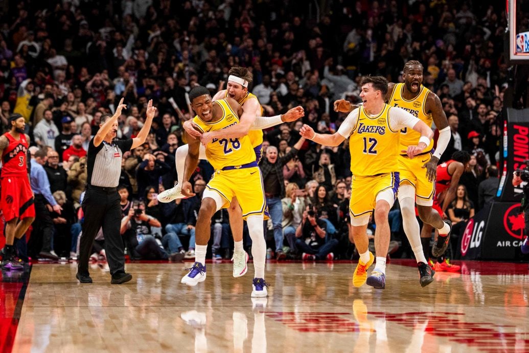 詹皇助攻八村垒三分绝杀  湖人制伏暴龙紧追雷霆