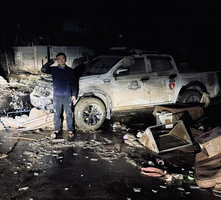 设定3PM发布(大北马)泰南救灾功成身退,洪新涵分享水中救灾的经验。