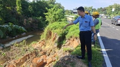 加影候车亭旁河堤陷塌  承包商紧急修复防护