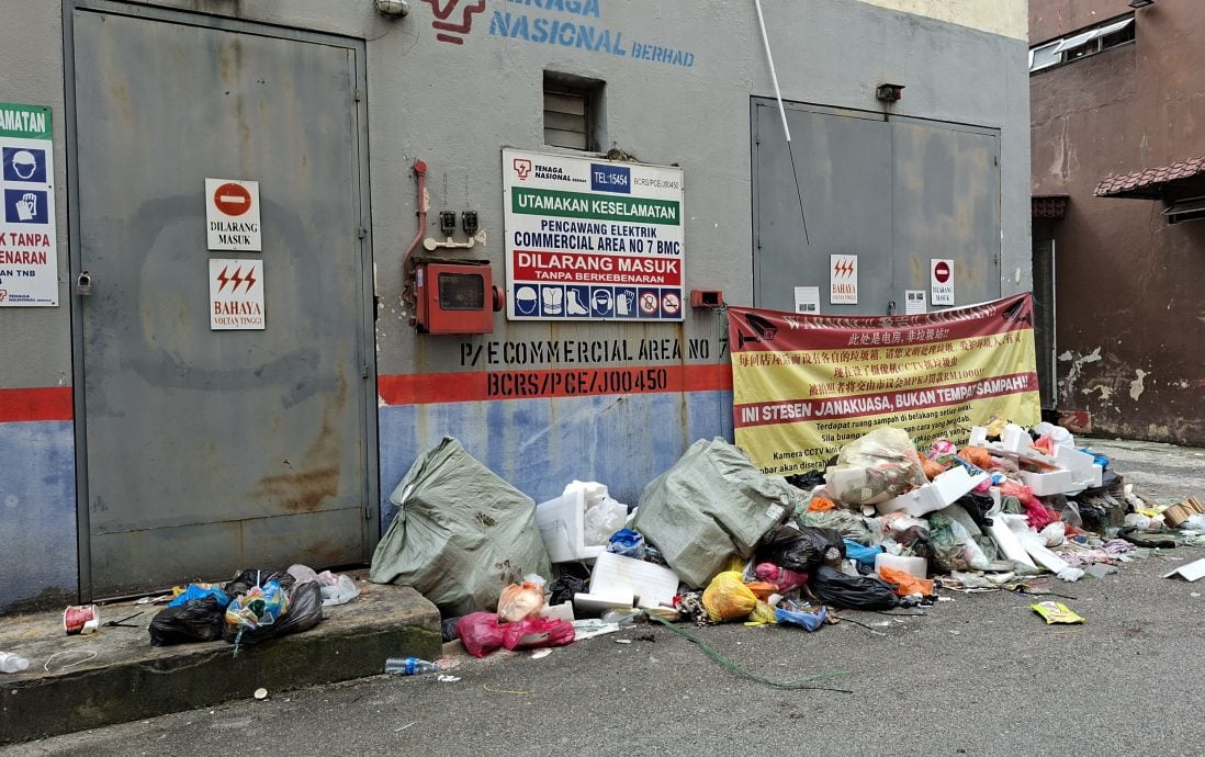 请签发-大都会/蕉赖皇冠城第9区商区垃圾太夸张,商民怨怼:“谁来关心”/4图