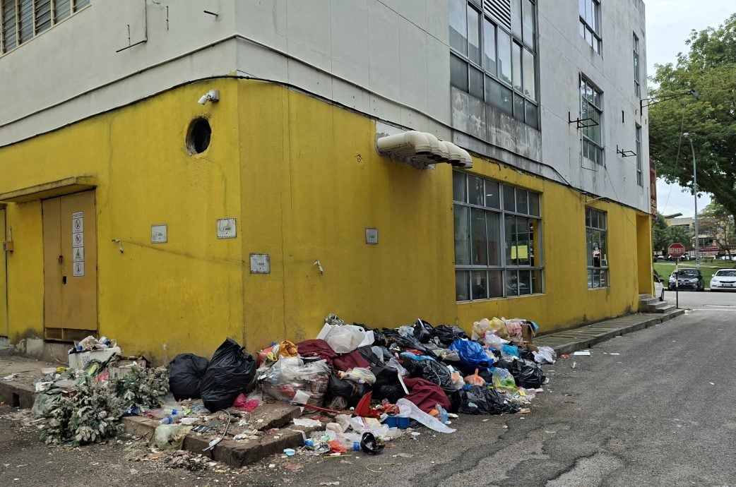 请签发-大都会/蕉赖皇冠城第9区商区垃圾太夸张,商民怨怼:“谁来关心”/4图