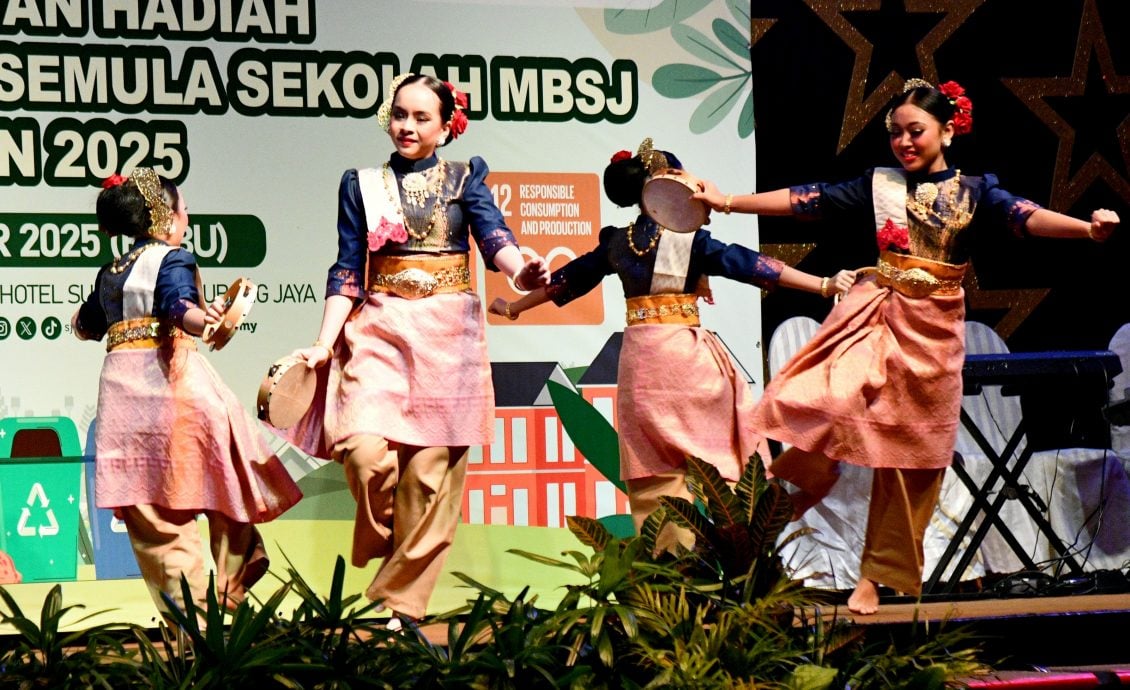 请签发-ME05-大都会-2025年梳邦再也市政厅校园回收竞赛颁奖/3图