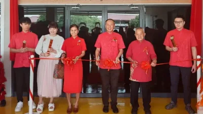 洪亚秦讲堂落成   吉华华中董事长圆梦