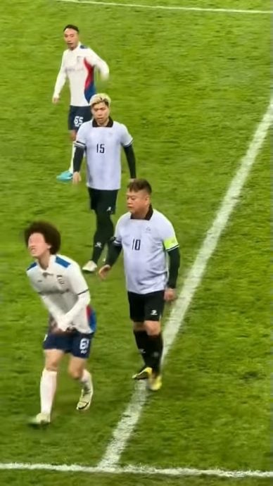 踢球误伤对手要害 陈百祥挨轰没品