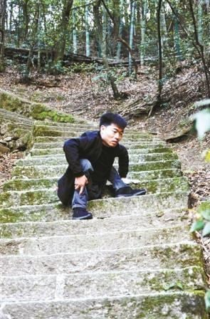 身障乞丐到医生爬出传奇 李创业励志逆转人生