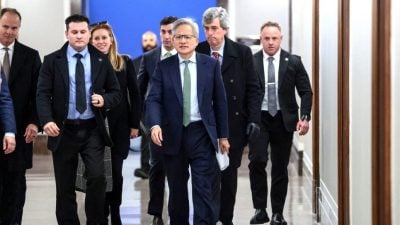 辉达新一代AI伺服器效能提升10倍