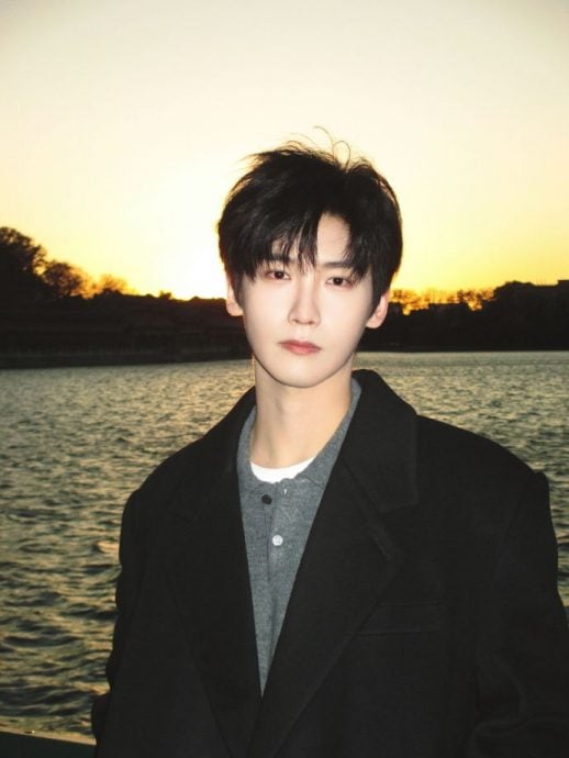 邢昭林机场遭粉丝挤跌 3次怒吼:让我上车!