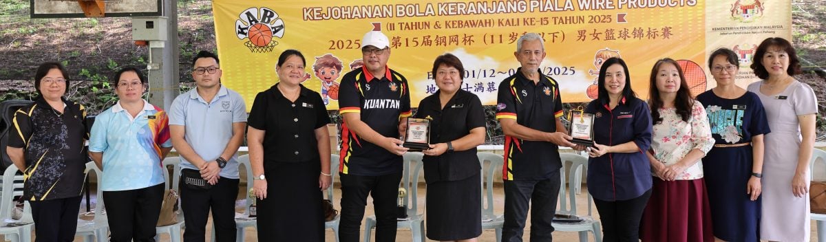 钢网杯男女篮球锦标赛正式开打，7校13队伍拼球技。