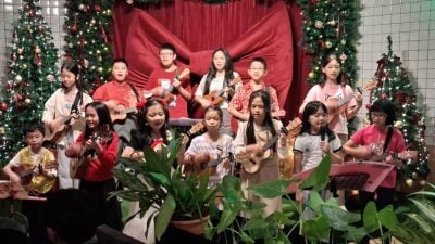 长老会圣恩堂开办免费乌克丽丽学习班