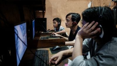 雅加达加强监管Cloudflare、维基百科等平台 批评者：焚仓灭鼠