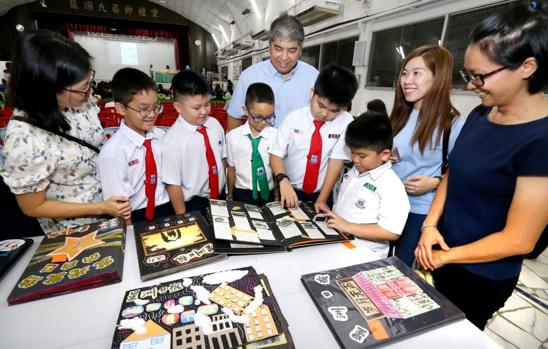 霹学生阅报计划颁奖礼 得奖学生满载而归