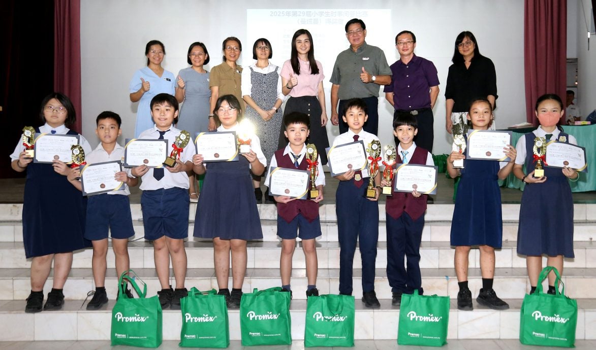 霹学生阅报计划颁奖礼 得奖学生满载而归