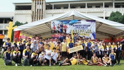 【校园报道】三德华中运动会 拔河比赛全场瞩目