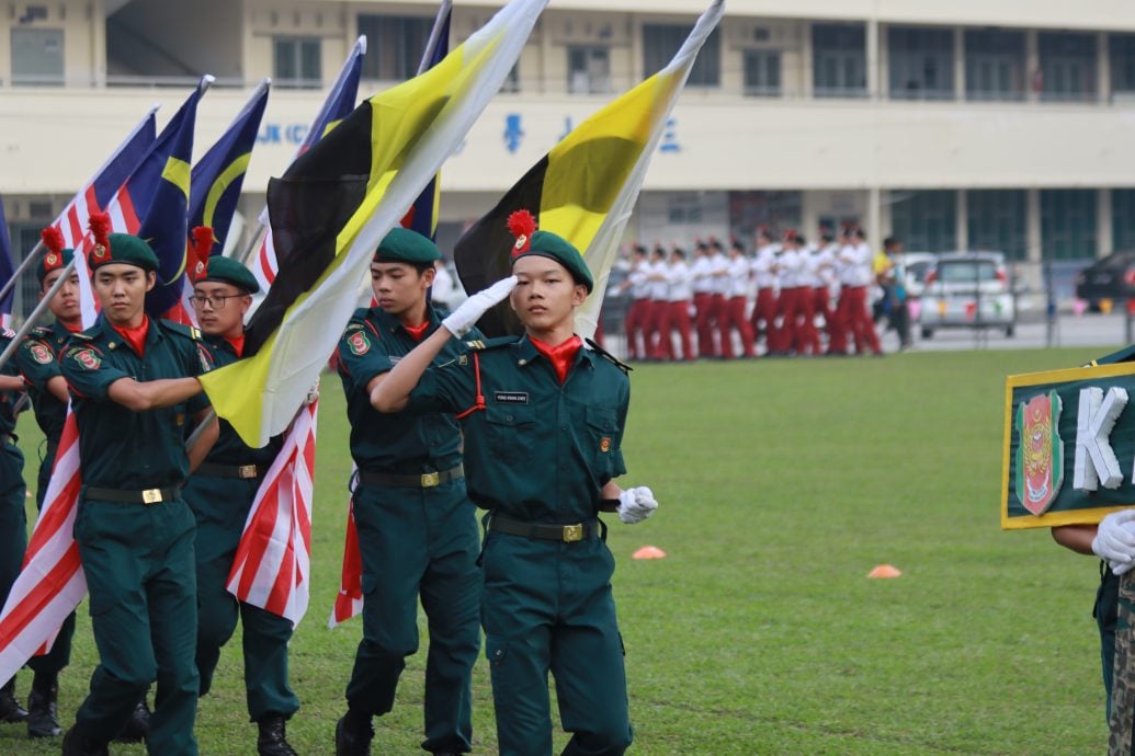 霹：校园报道|学海学记|主文|三德华中运动会 黄队夺总冠军 罗振桐夺五金膺最佳运动员