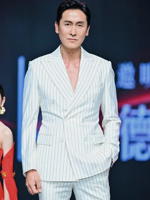 香港5级大火｜郑秀文感无助悲痛 泪水中为灾民祈祷 