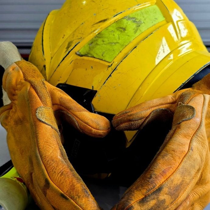 香港五级大火／灾区好暗好可怕 消拯员患PTSD怕关灯睡觉 