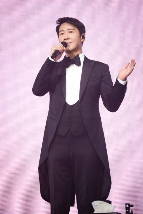 黎明抗拒被庆生 笑怼粉丝:有心就行