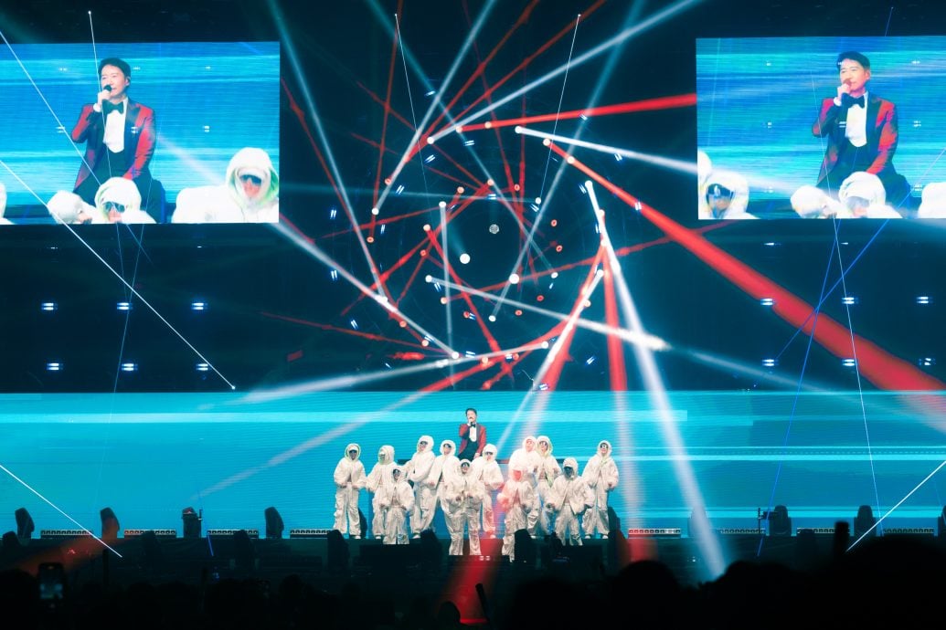 黎明抗拒被庆生 笑怼粉丝:有心就行