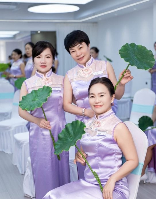 (10/12见报)大都会/特职世界-旗袍仪态导师,颜美芬/10图