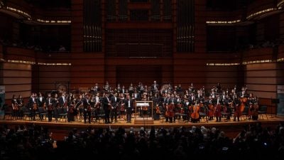 【校园报道】乐声铺就成长路    爱乐乐团实力点燃隆音乐节