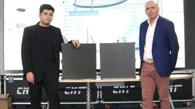 特职世界 | 巨型LED广告点亮璀璨城市  乔卢洋父子 幕后推手 