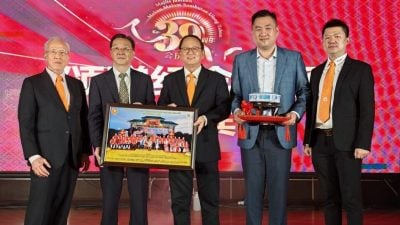 华社一直高唱传承中华文化 锺来福：子女婚礼却不见汉字