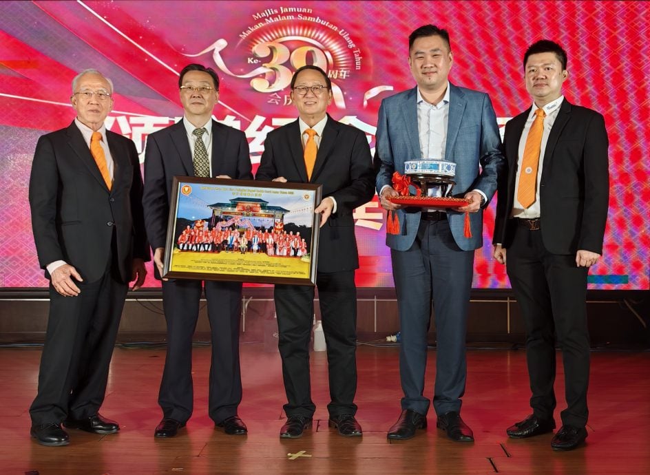 (全国版)华裔婚宴几乎看不到中文字 锺来福提醒:不可忘记传统