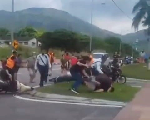 (全国版)宝马撞死女小贩案 雷尔:被告被判无罪释放