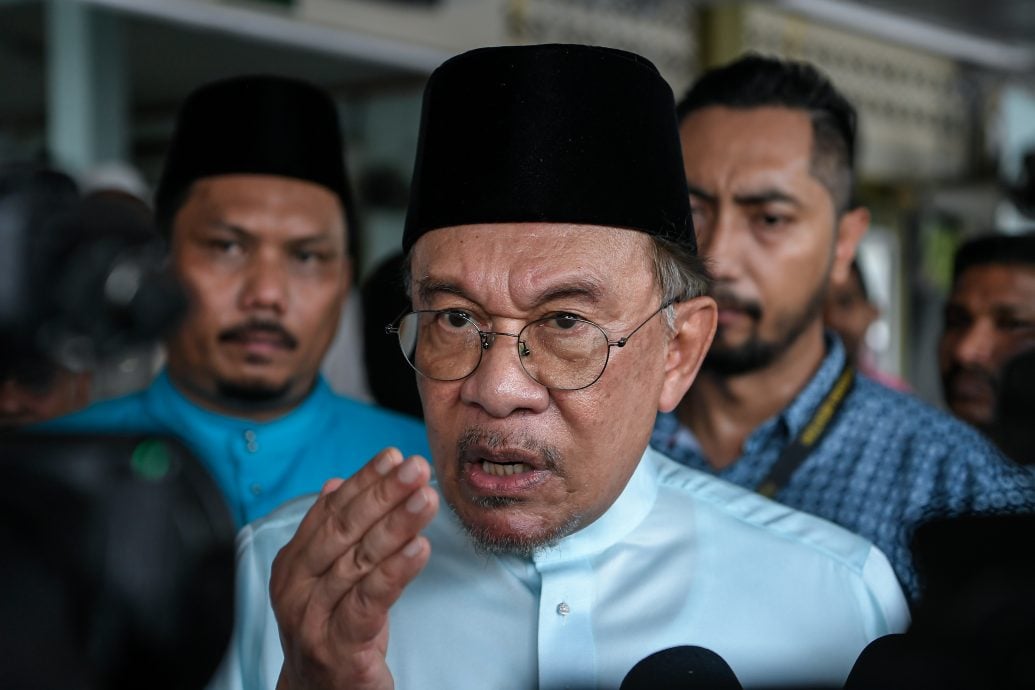 首相:须考虑到马来语在宪法中的地位