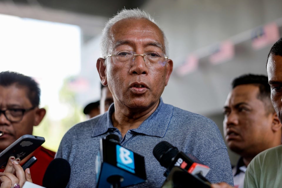 马哈基尔:统考违反550法令