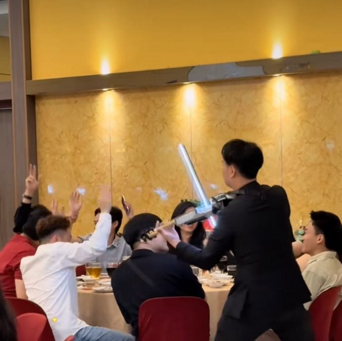 (共享稿)有故事的人:从甘榜走上舞台 蔡锡伟小提琴“当饭吃”