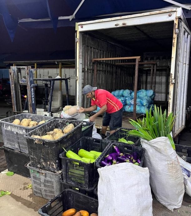 （古城封面主文）​蔬菜整体价格过去两周暴涨，涨幅介于50%至200%不等