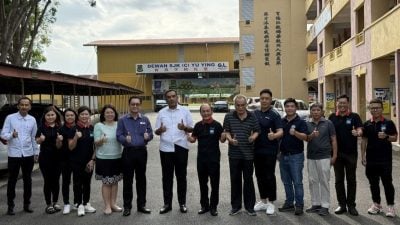 育英小学厕所装AI系统   三语识别 遭霸凌可求救