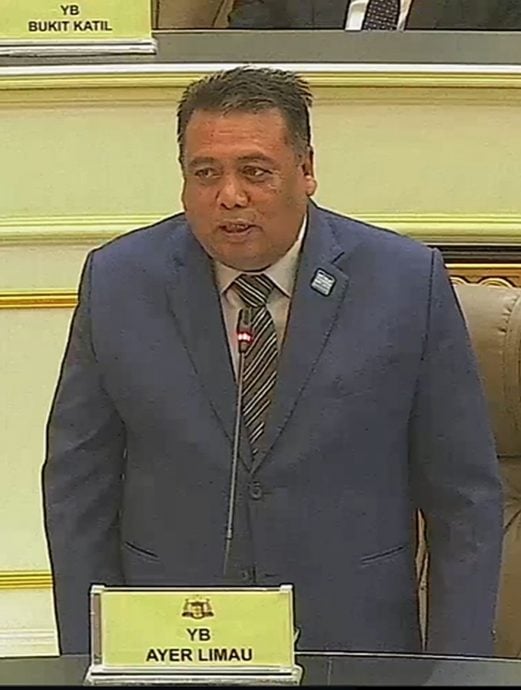 (古城版)州议会-哈密麦丁:河堤路发生下陷,下月维修