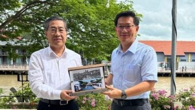 中国中央政法委副秘书长访甲   林万锋接待深入交流