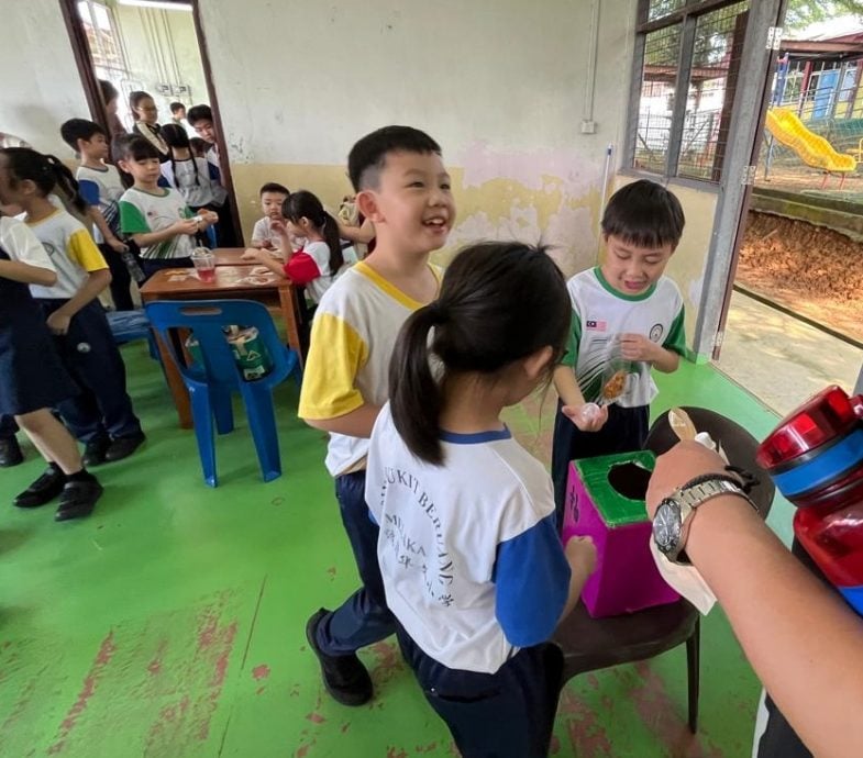 （古城版）武吉波浪华小办小老板买卖日与STEAM展览，全体师生热烈参与