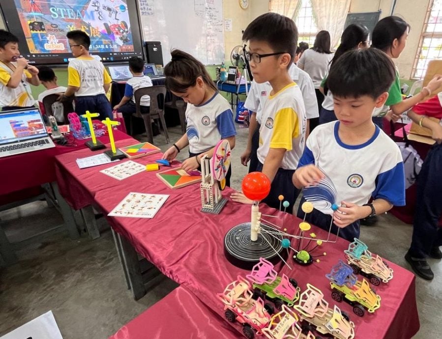 （古城版）武吉波浪华小办小老板买卖日与STEAM展览，全体师生热烈参与