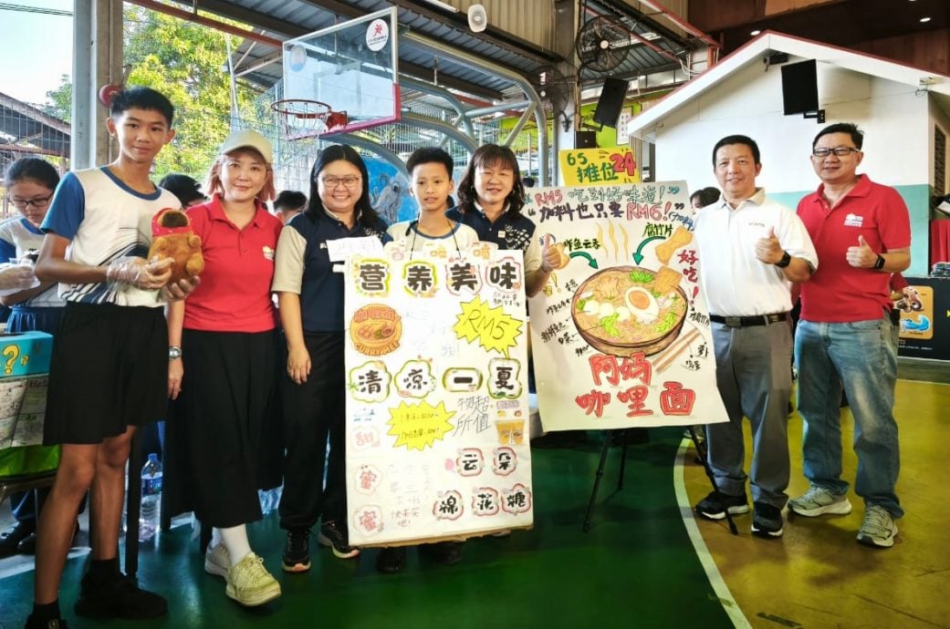 （古城版）武吉波浪华小办小老板买卖日与STEAM展览，全体师生热烈参与