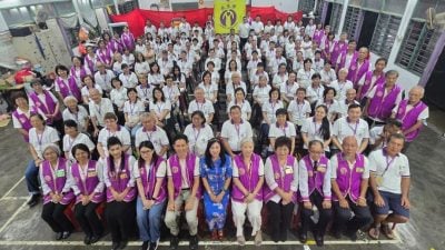 安妮卡花园设调整站   近百人报名学长生学