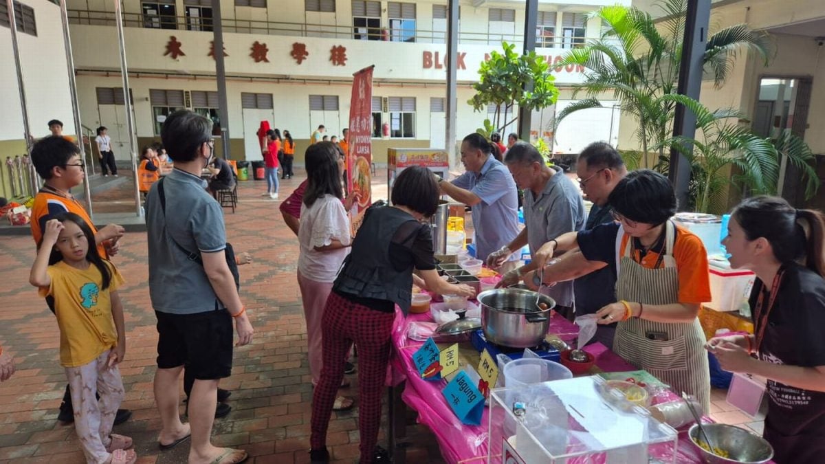 (古城第二版主文)“爱您”捐血运动503人成功捐血