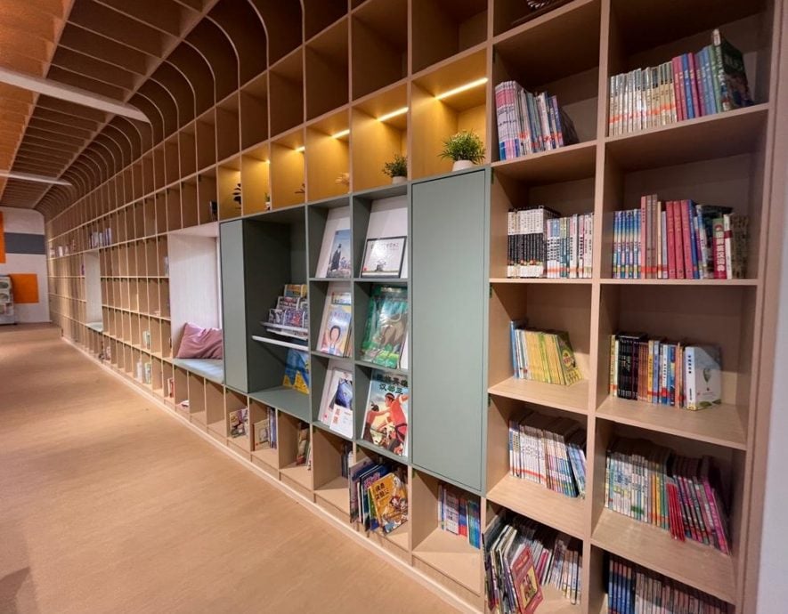 （古城第二版主文）敬业乐业——董事部与家教协会秉持热爱教育精神，投入大量心力推动校园建设。