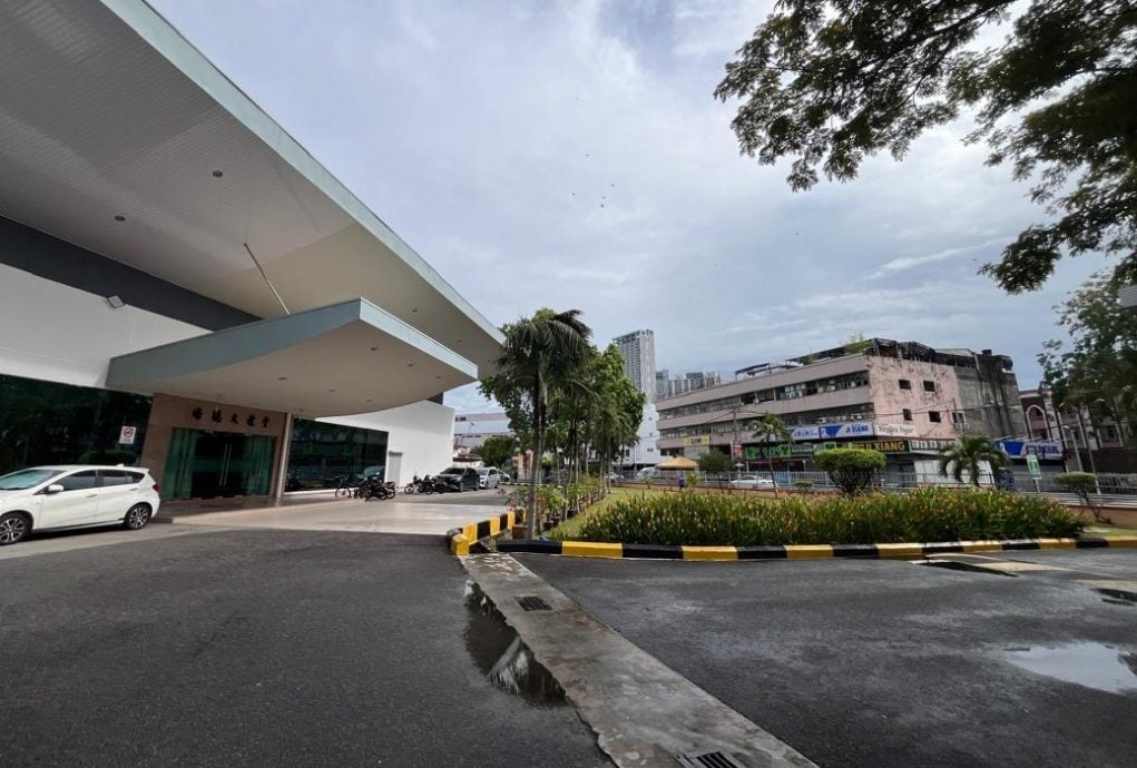 （古城第二版主文）敬业乐业——董事部与家教协会秉持热爱教育精神，投入大量心力推动校园建设。