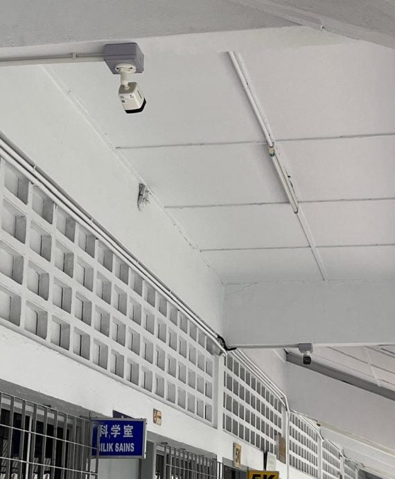 （古城第二版主文）敬业乐业——董事部与家教协会秉持热爱教育精神，投入大量心力推动校园建设。