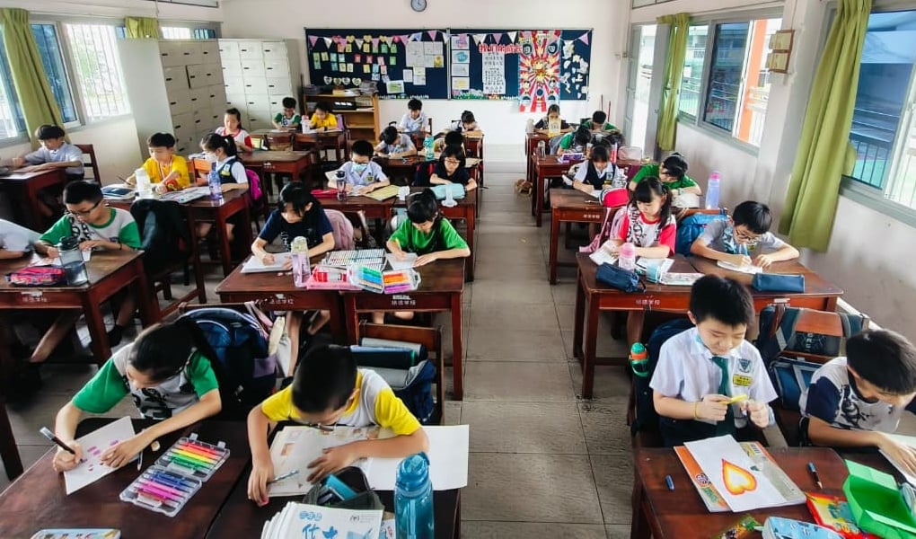 （古城第二版主文）敬业乐业——董事部与家教协会秉持热爱教育精神，投入大量心力推动校园建设。